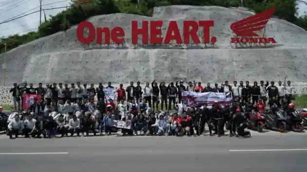 Komunitas Honda Jelajahi Lombok Ramaikan Cbr Track Day