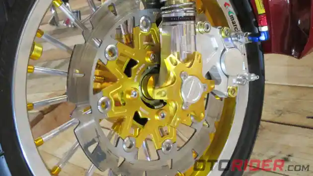 Dua Modifikasi Honda Vario Paling Nyeleneh di Indonesia