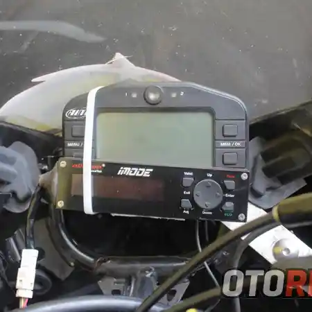 motor knalpot racing pakai injeksi Sunday Abirawa Modifikasi Yamaha Race Team Racikan R25 Racing