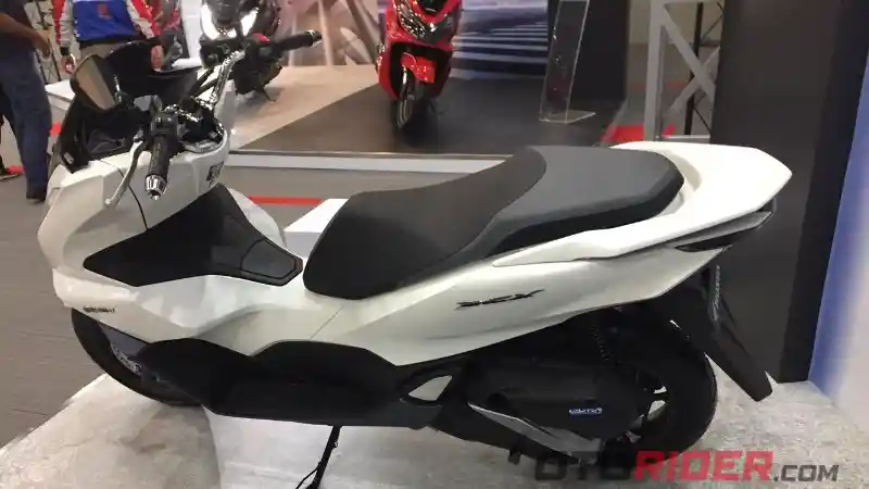 GALERI Skutik Premium Ramah Lingkungan All New Honda PCX E HEV