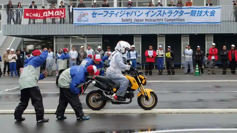 Instruktur Safety Riding Indonesia Juara Di Kompetisi International