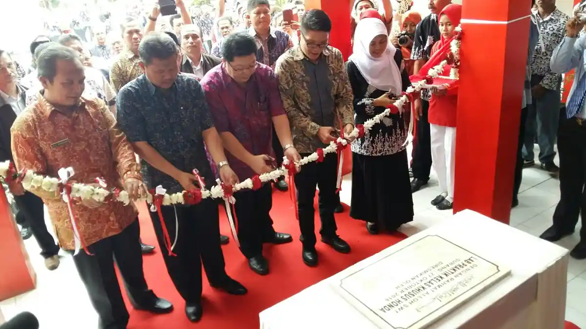 Honda Jawa Barat Resmikan 8 SMK Berkurikulum Teknik Sepeda Motor