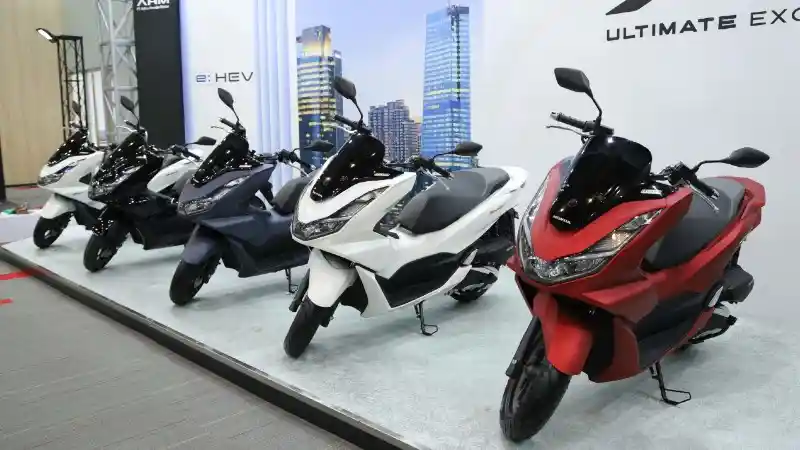 Update Harga Terbaru Honda PCX 160 dan PCX e:HEV per Juli 2022