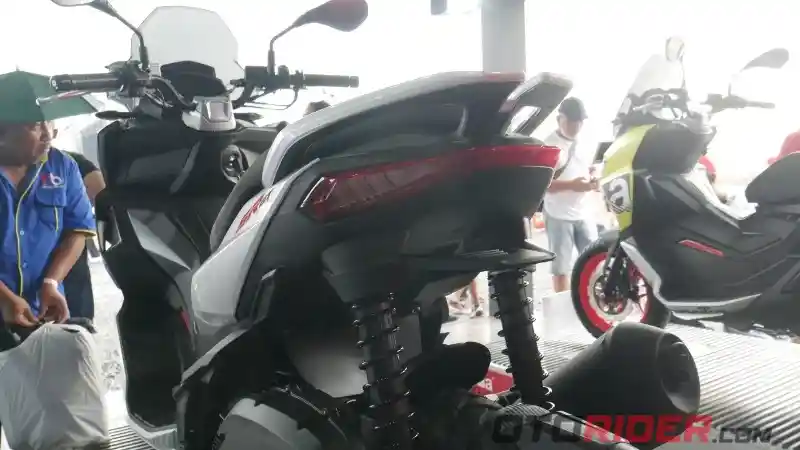 Aprilia SR GT 200