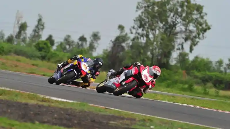 Waduh, Pembalap Indonesia Terjatuh Di Asia Road Racing Championship