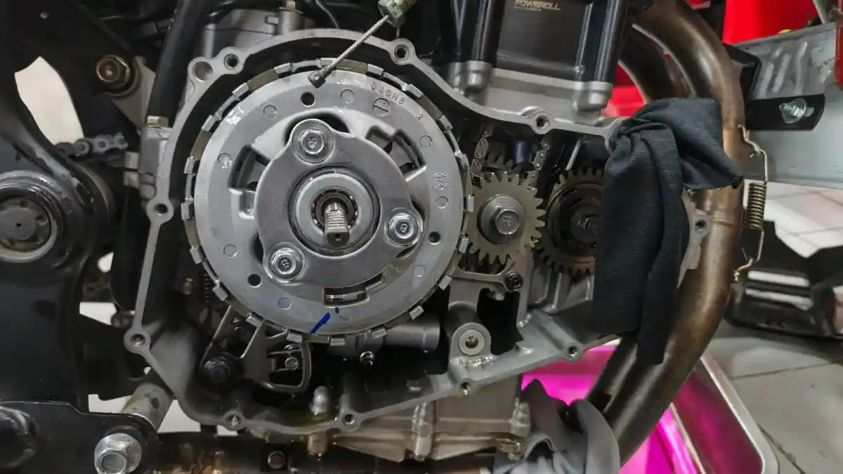 Upgrade Yamaha R25 dan MT-25 Lama Pakai Assist & Slipper Clutch, Cuma Rp 1,1 Juta