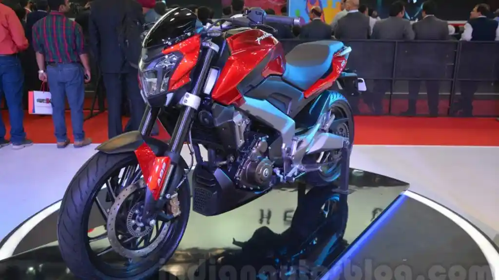 Bajaj Pulsar 400 cc Akan Diluncurkan Di India 1 Februari