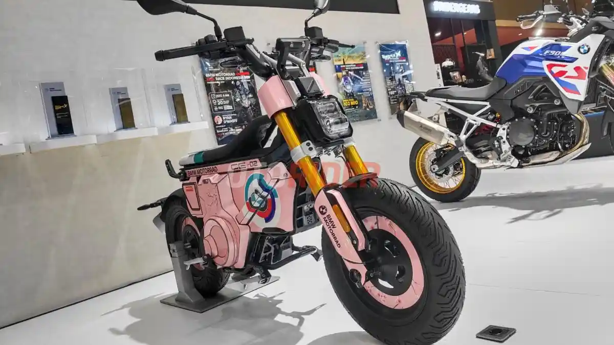 BMW CE 02 Jadi Motor BMW Motorrad Termurah di Indonesia, Harga Rp 324,9 Juta