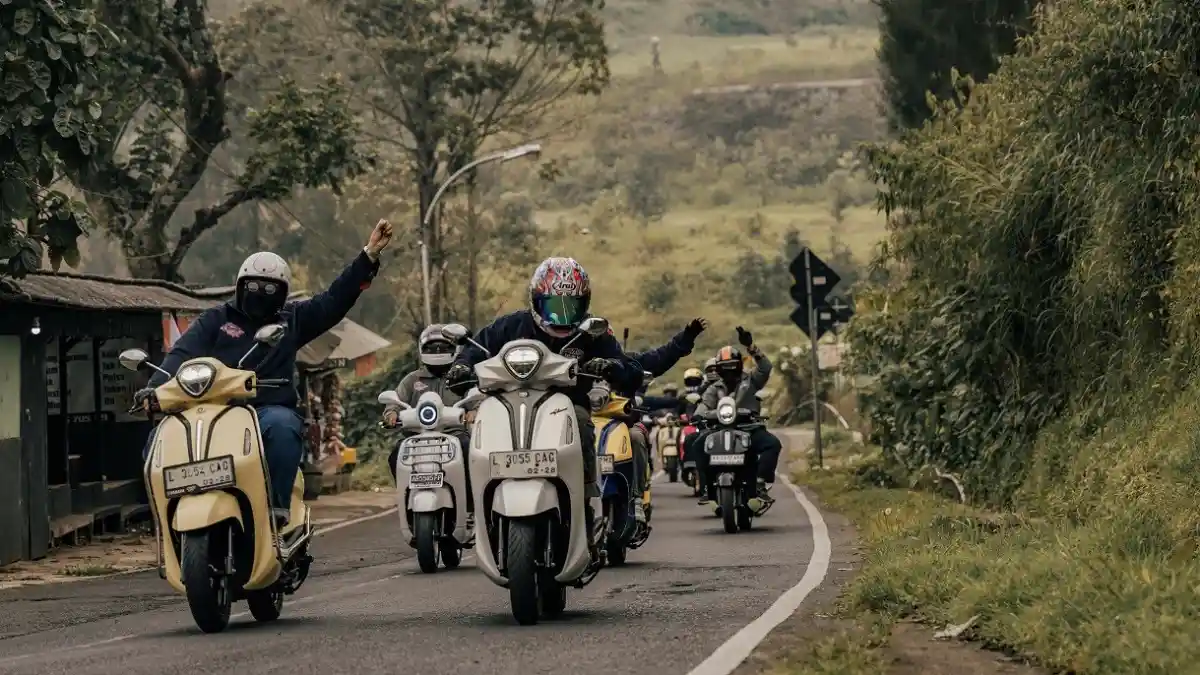 Yamaha Buktikan Performa Skuter Retro di Jalur Ekstrem Bromo