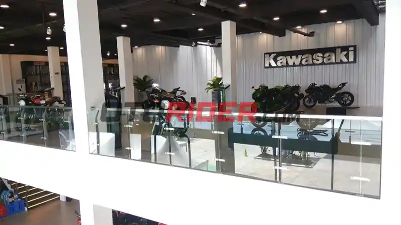 Showroom Greentech Plaza Kawasaki Riau