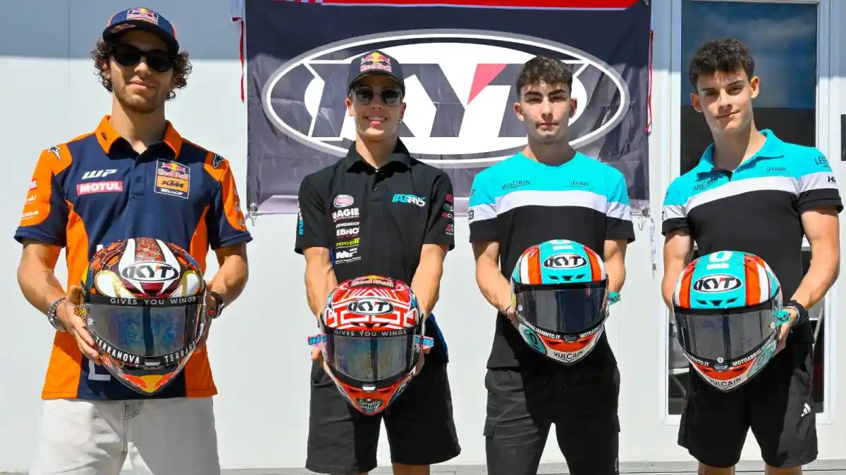 Helm KYT Bertema Indonesia Dipakai di MotoGP Mandalika 2025