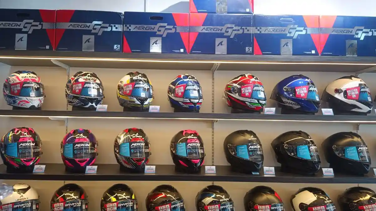 RD2 Moto Hadir di Kelapa Gading, Tawarkan Helm Shark Mulai Rp5,5 Juta