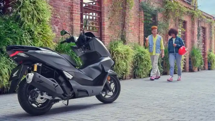 Honda PCX 2025 Versi EICMA Bakal Hadir di Indonesia?