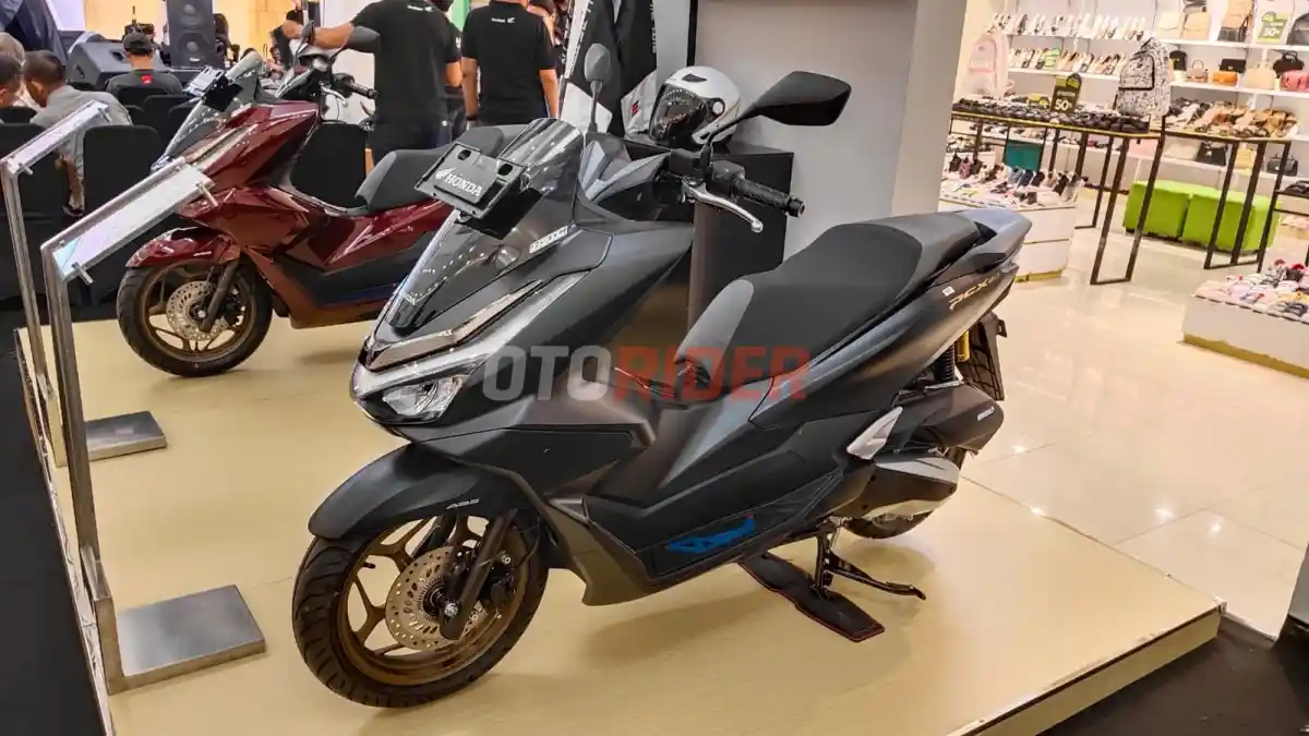 Honda PCX 160 2025 Pakai Aksesoris Resmi, Segini Harganya