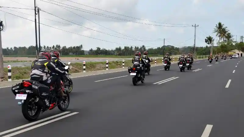 Suzuki GSX 150 Bandit Touring