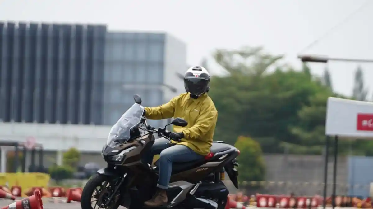 Mountain Ride Collection Jadi Perlengkapan Berkendara Terbaru EIGER RIDING