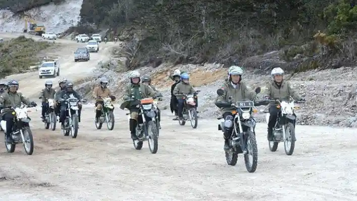 Mahalan Mana, Harga Motor Trail Jokowi Atau Panglima TNI?