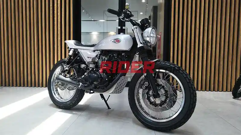 Kawasaki W175 Custom White Collar Bike