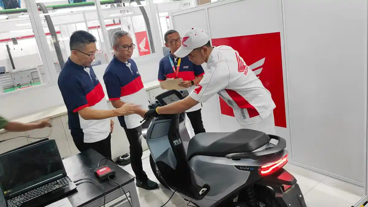 Makin Banyak yang Punya, Mekanik AHASS Sudah Siap Tangani Servis Motor Listrik