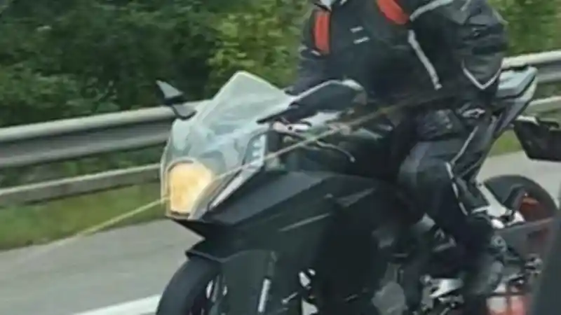 KTM RC 200 Spy Shot