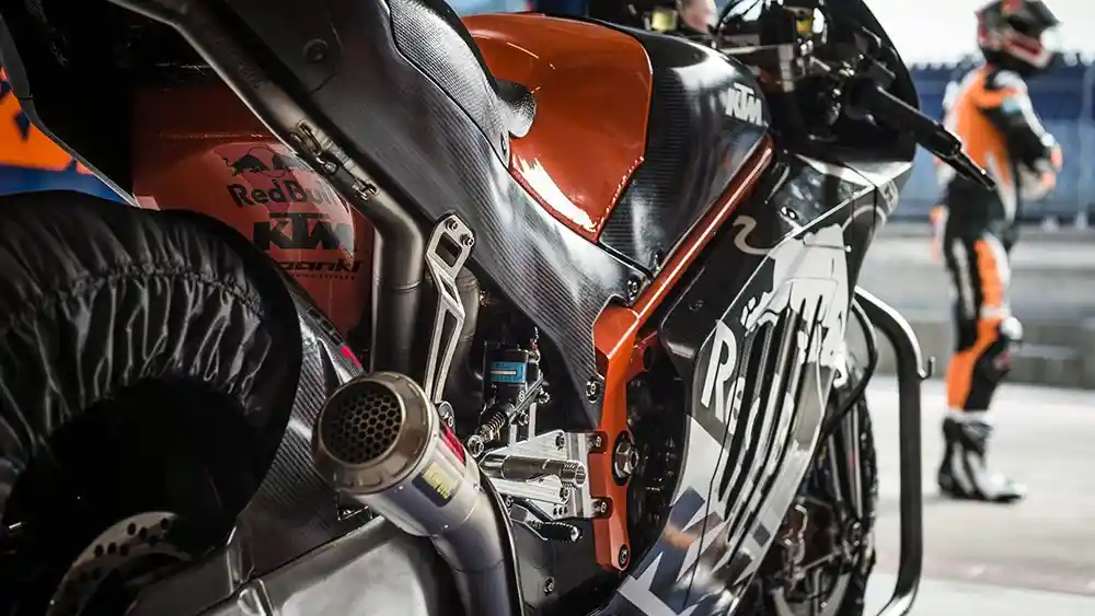 KTM Bersiap MotoGP 2017, Hadirkan Randy De Puniet dan Thomas Luthi