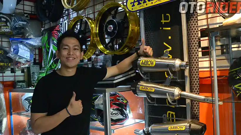 Gerai Spesialis Akesesori Motor Sport 250 cc, Terima Servis Ringan