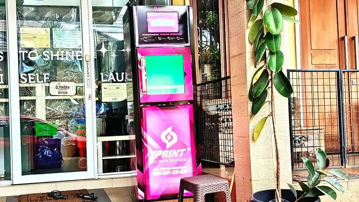 Cegah Helm Bau, Bawa ke Cuci Helm dengan Mesin Praktis