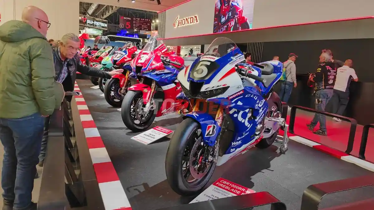 FOTO: Motor Balap Dunia Bertebaran di EICMA 2025, Apa Saja?
