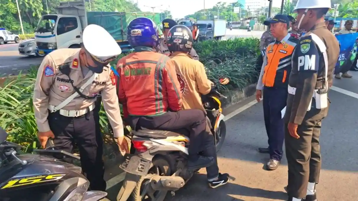 Pelat Nomor Ditutup atau Dimodifikasi? Operasi Zebra 2025 Siap Menindak