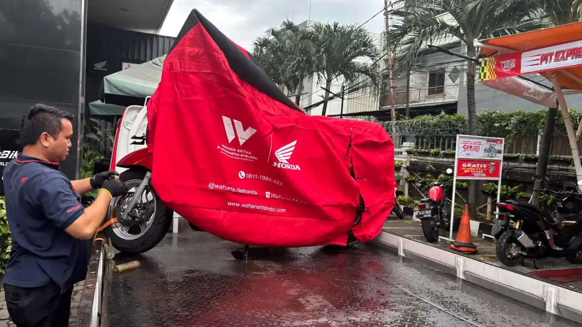 Beli Motor Baru dari Diler Dapat Bensin Berapa Liter? Ini Jawabannya