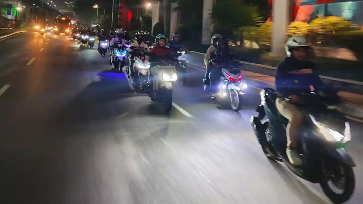 Komunitas Honda Vario Jakarta-Tangerang Seru-Seruan di Nocturnity Riding