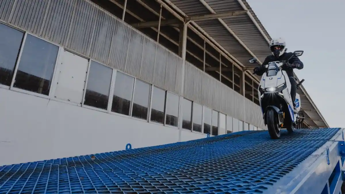 Ofero Resmi Luncurkan Stareer 5 Lit, Sepeda Listrik Dua Baterai Tembus 130 Km