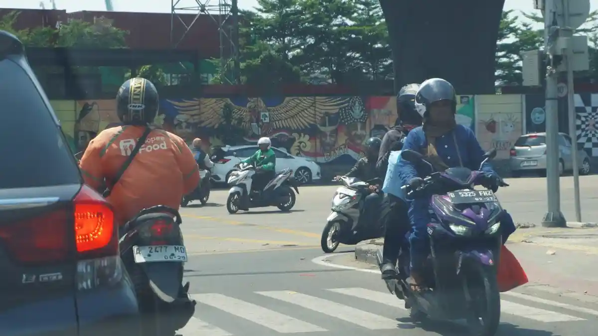 Tips Keselamatan Berkendara untuk Wanita, Jangan Sampai Dipandang Buruk di Jalan