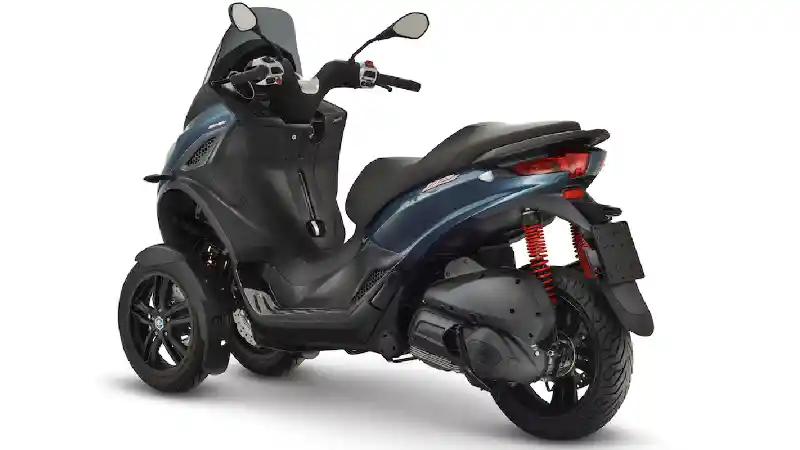 Ragam Fitur Piaggio MP3 300 hpe Sport, Ada Apa Saja?