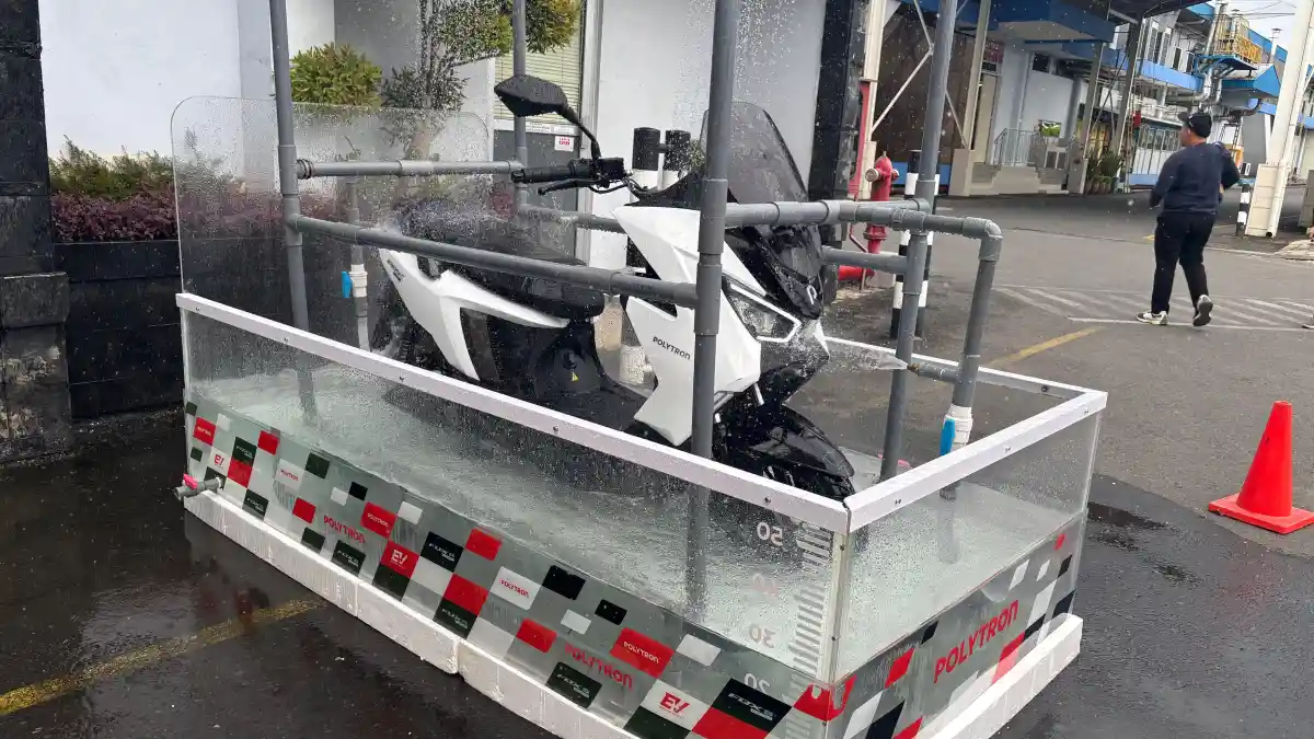 Terendam 30 cm, Apakah Motor Listrik Polytron Fox-350 Mati?