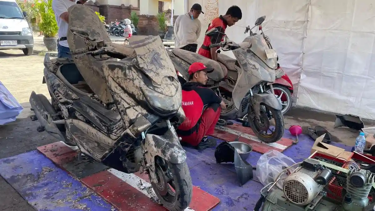 Yamaha Servis Gratis Warga Terdampak Banjir di Bali