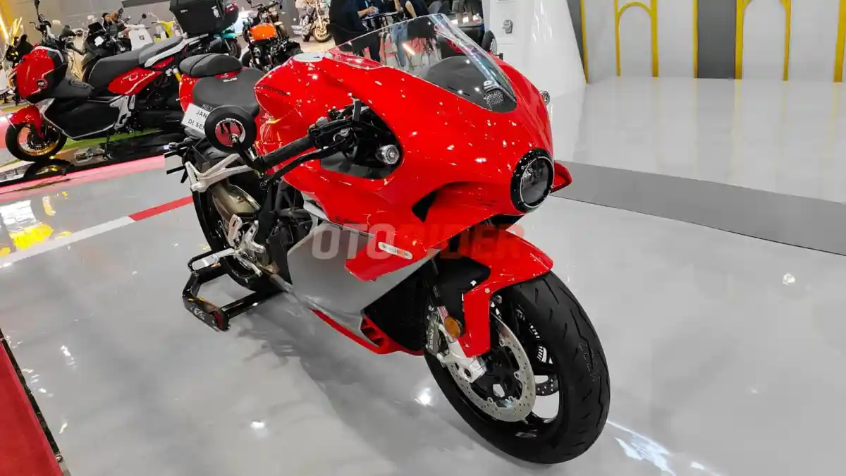 QJMotor Indonesia Boyong Moge Keren, SRK921 Super9 di Jakarta Fair 2025