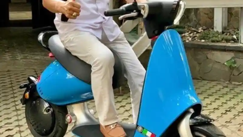 Skuter Listrik Benelli