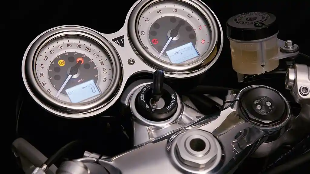 thruxtonclocks563.jpg