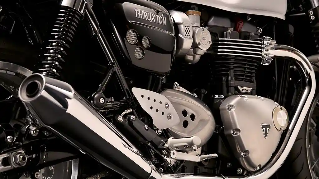 thruxtonengine4017.jpg