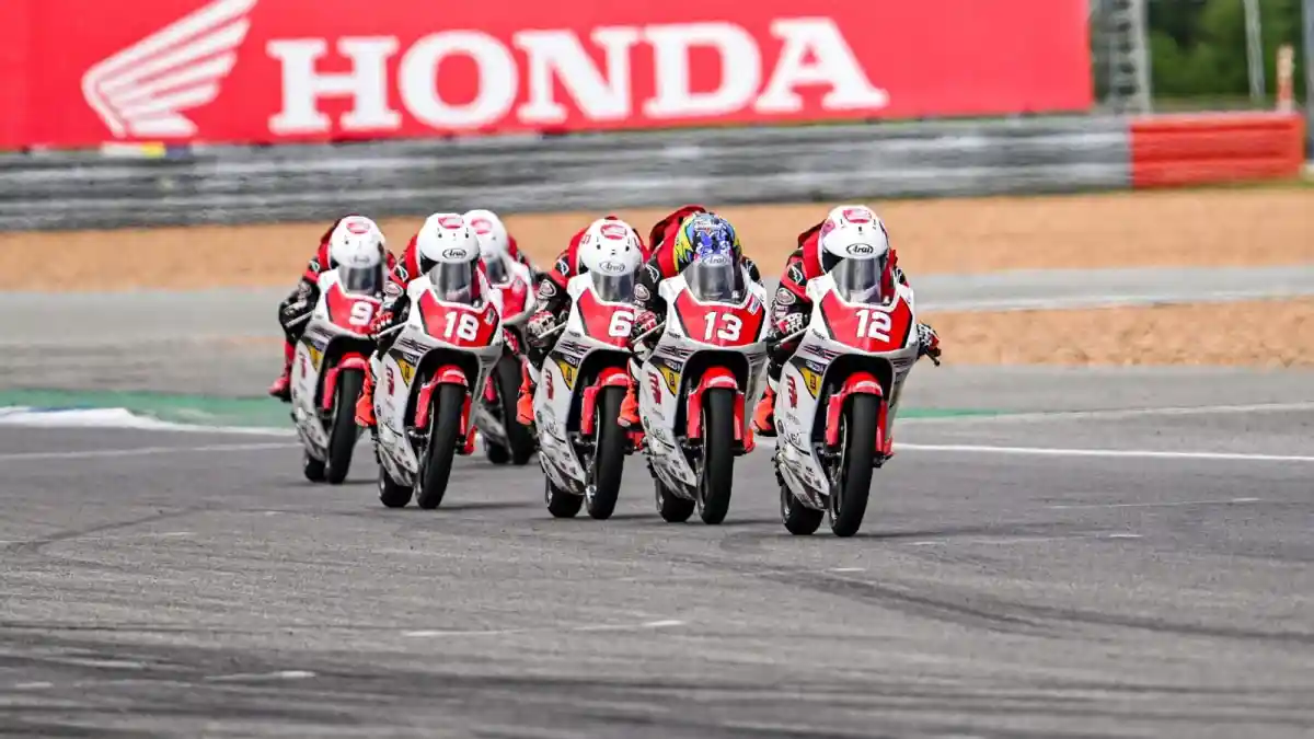 Pembalap Muda Indonesia Tampil Gemilang di Thailand Talent Cup 2025