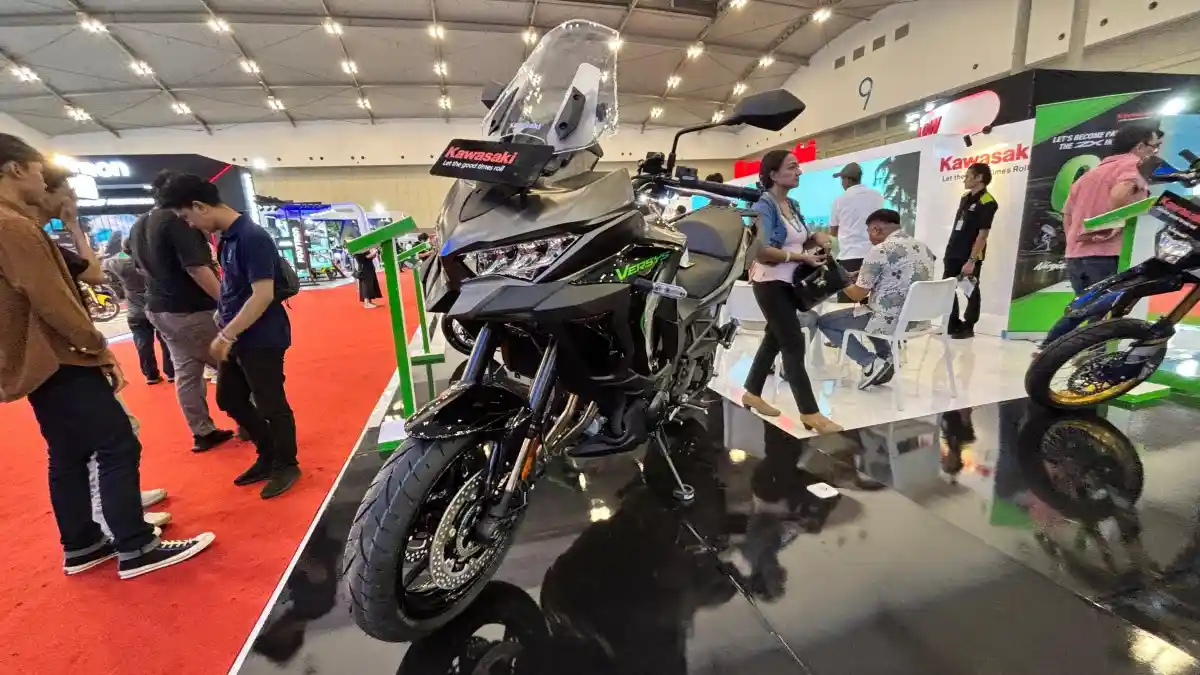 FOTO: Kawasaki Versys 1100 Mesin Lebih Bertenaga dan Fitur Canggih