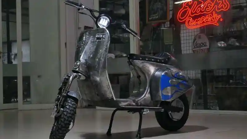 Konversi Vespa Klasik Jadi Tenaga Listrik di Elders Garage, Sudah Bisa Fast Charging?