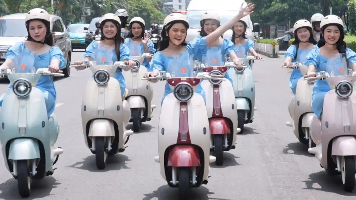 15 Peserta Jelajah Jakarta Pakai Yadea OVA Tunjukkan Mobilitas Listrik Ramah Lingkungan