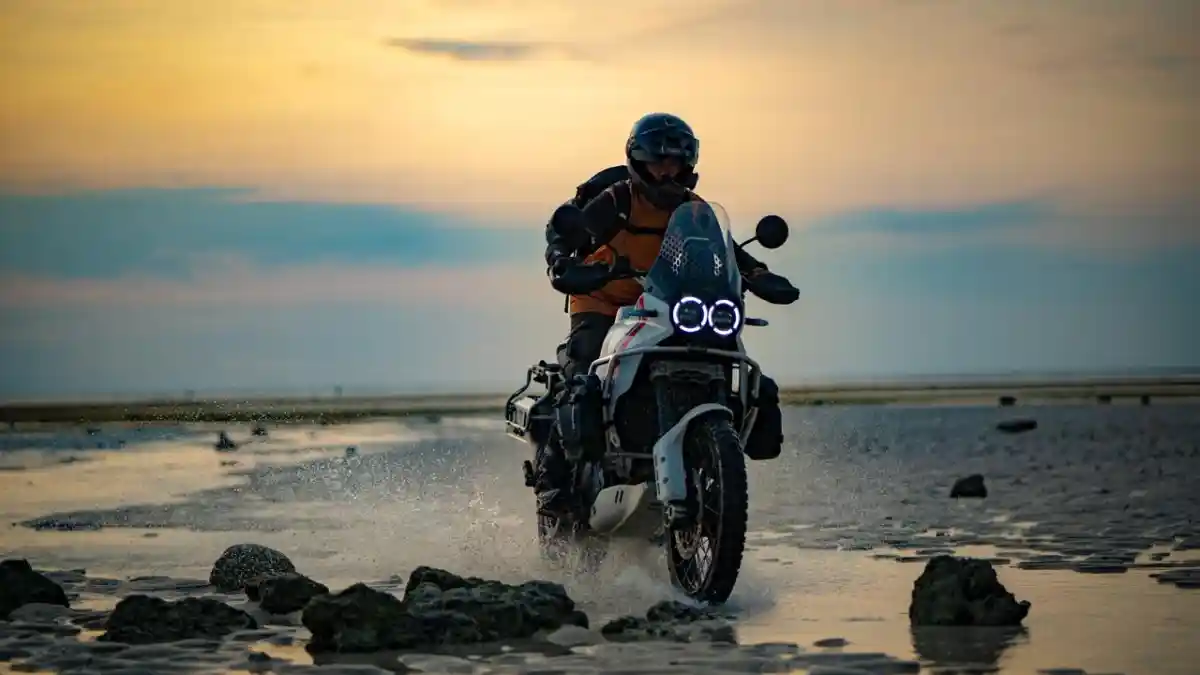 Touring ke Sumba: Menyusuri Tanarara, Berenang di Waikuri, dan Menyelami Tradisi Rotenggaro