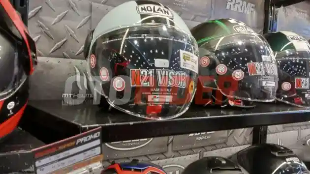 Jajaran Helm Ternama Dapat Diskon Di Area Motobuilt Fest