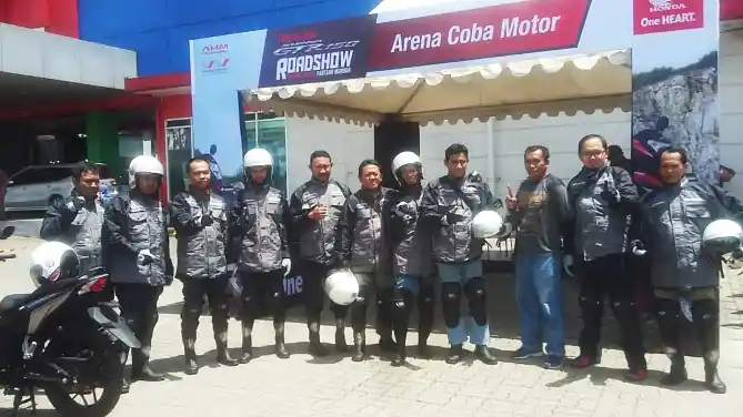 Short touring jurnalis wahana honda supra gtr 150 tangsel