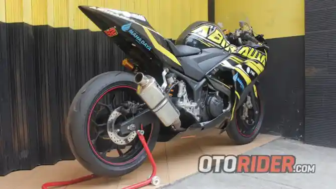 Modifikasi Yamaha R25 Abirawa-Tampak Belakang