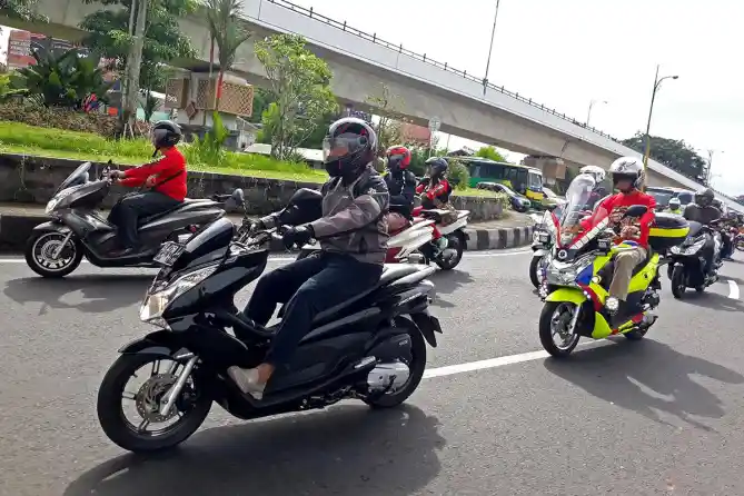 Berkendara di bulan Ramadhan ala AHM