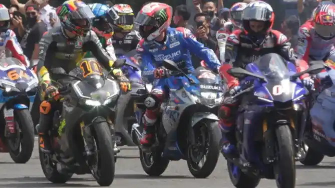 Alex Rins Suzuki Ecstar Parade MotoGP di Jakarta